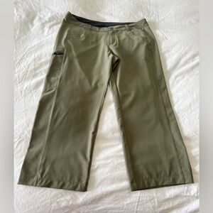 Patagonia | Women’s SZ 8 | Olive Lightweight Summer Hiking Capri Pants